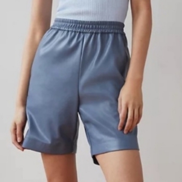 Aritzia Babaton Smith High-waisted Vegan Leather Elastic Waist Shorts. Size S - Picture 1 of 7